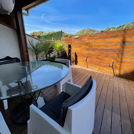 Patio Seignosse: Beachfront Forest Retreat With Shared Pool Villa *